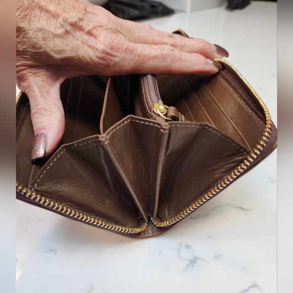 COACH Patchwork Signature C Zip Around Accordian Wallet.  EUC - Picture 8 of 14